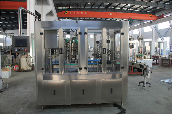 中国 3台1台の炭酸塩化された飲み物びん詰めにする機械に付き サプライヤー
